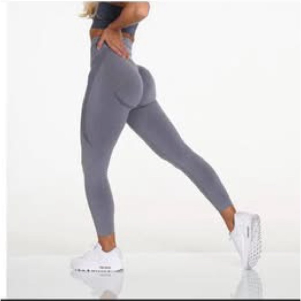 nvgtn contour leggings size small